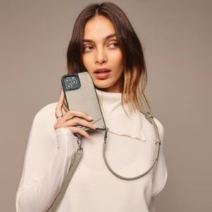 Bandolier emma pebble leather crossbody in greige/silver